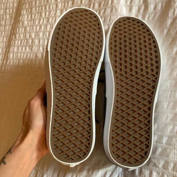 os grain leather authentic vans